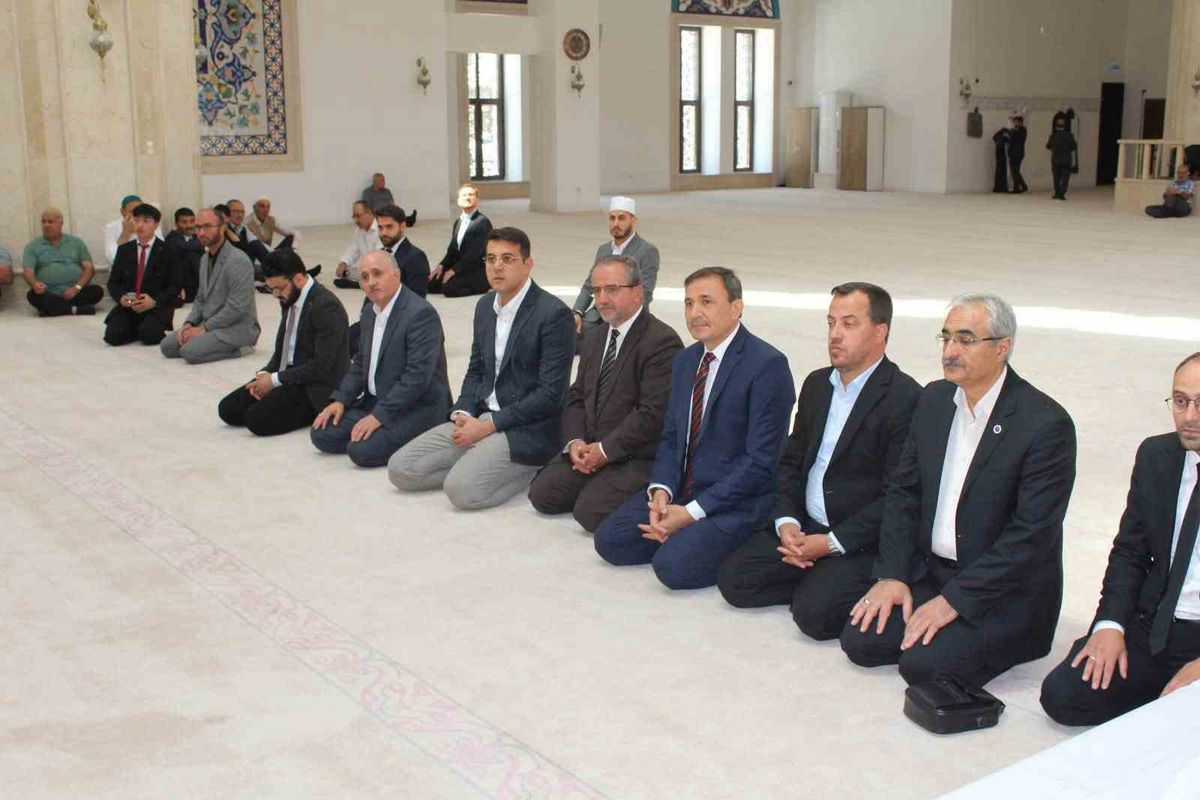 Etkili Hutbe Sunumu Yarışması Bölge Finali Kars'ta Yapıldı