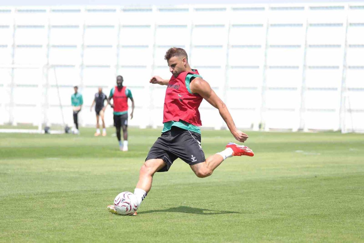 Konyaspor, Fenerbahçe Maçı Hazırlıklarını Sürdürüyor