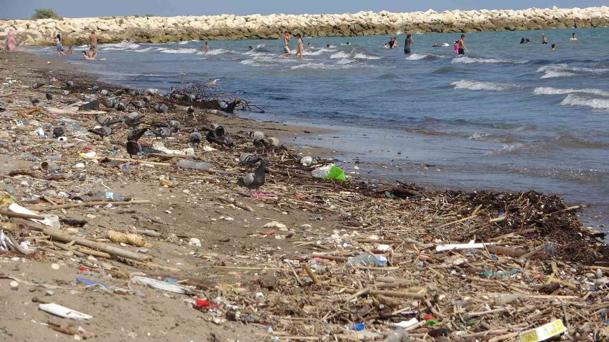 Mersin Kıyılarında Atık Kirliliği Turizmi Tehdit Ediyor