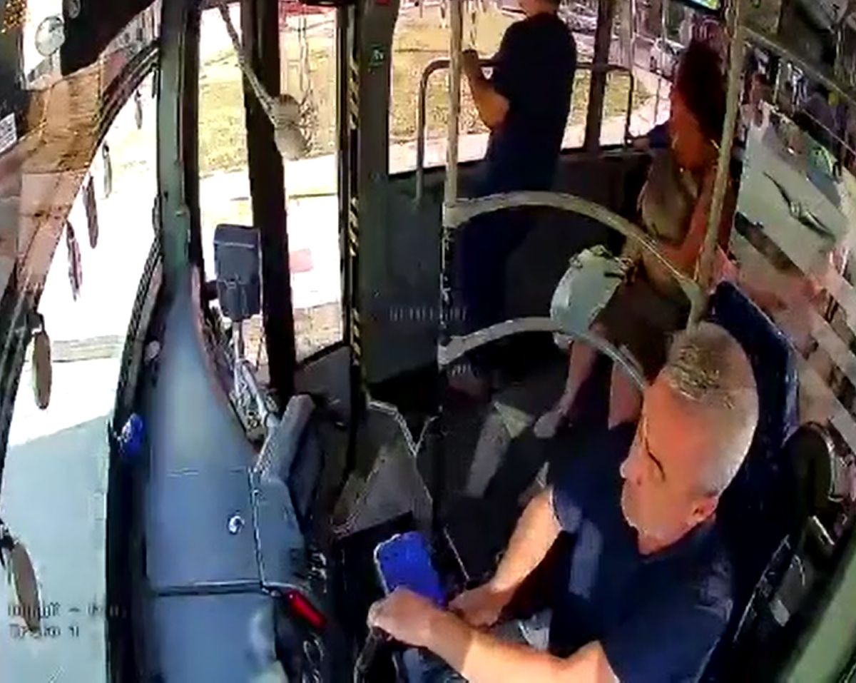 Emekli Polis Şoförden Kahramanca Müdahale