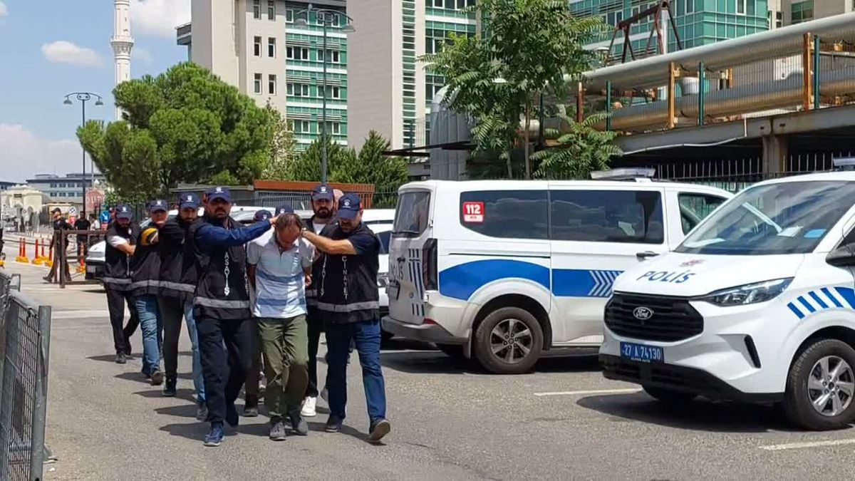 Milletvekili Melih Meriç'e bıçaklı saldırıda 5 şüpheli adliyede