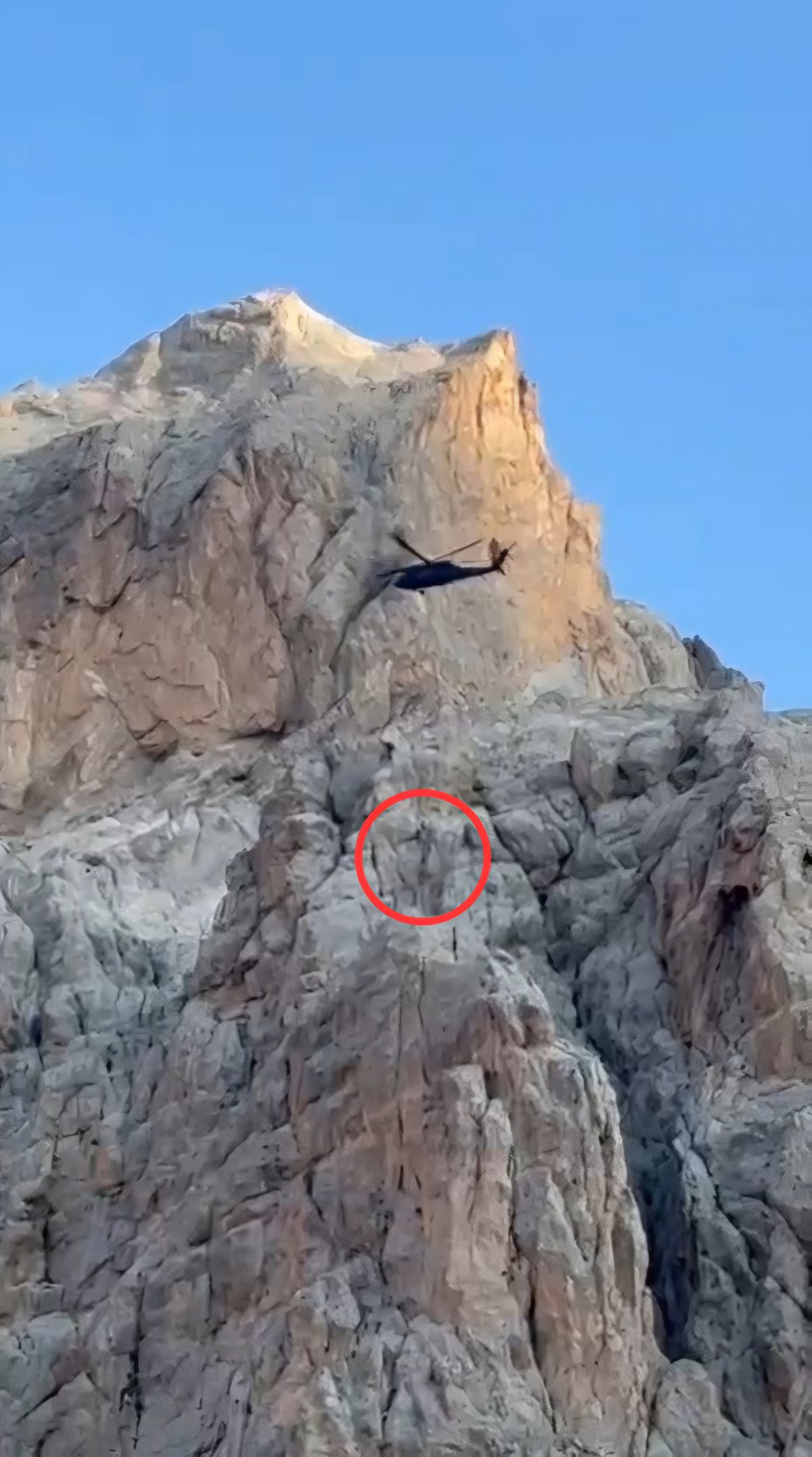 İngiliz Dağcı Aladağlar'da Helikopterle Kurtarıldı