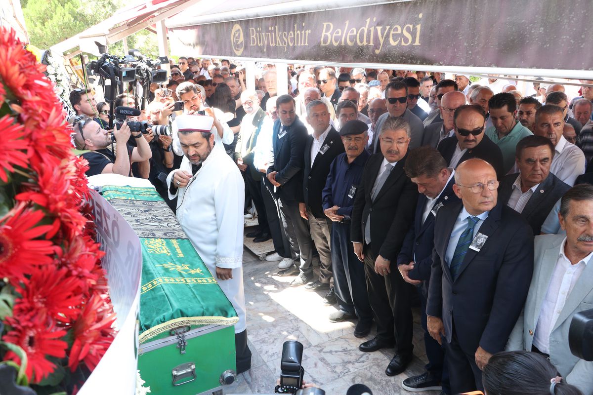 Güzin Büyükerşen Son Yolculuğuna Uğurlandı