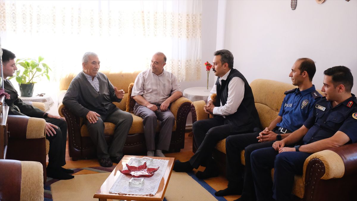 Şehit Tuncer Çeliker Kabri Başında Anıldı