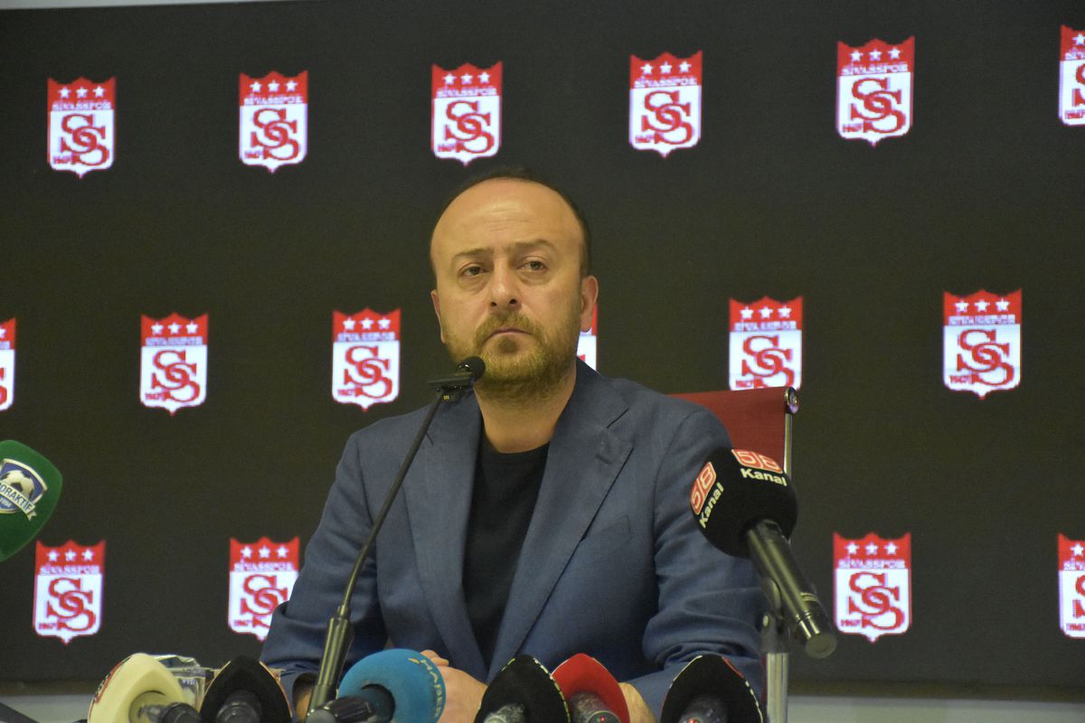 Sivasspor Başkanı Özçoban: Mali yapıyı toparlayıp kulübü kimseye muhtaç etmeyeceğiz