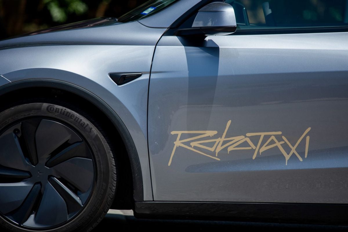 Tesla'ya Las Vegas'ta Robotaksi İzni: 5.000 Araç Talebi Reddedildi, 10 Araçla Sınırlı Başlangıç