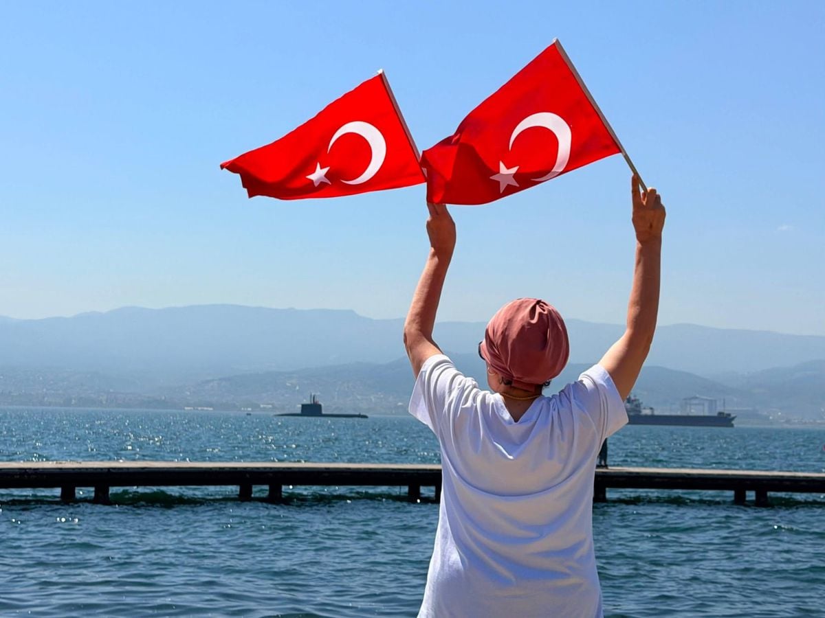 TEKNOFEST Mavi Vatan Öncesi Türk Donanmasından İzmit Körfezi'nde Görkemli Geçit Töreni