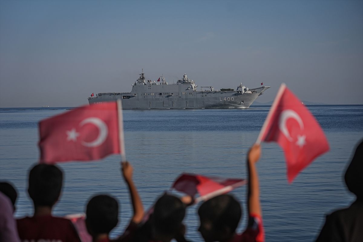 Mavi Vatan'da TCG Anadolu Selamlama Geçişi