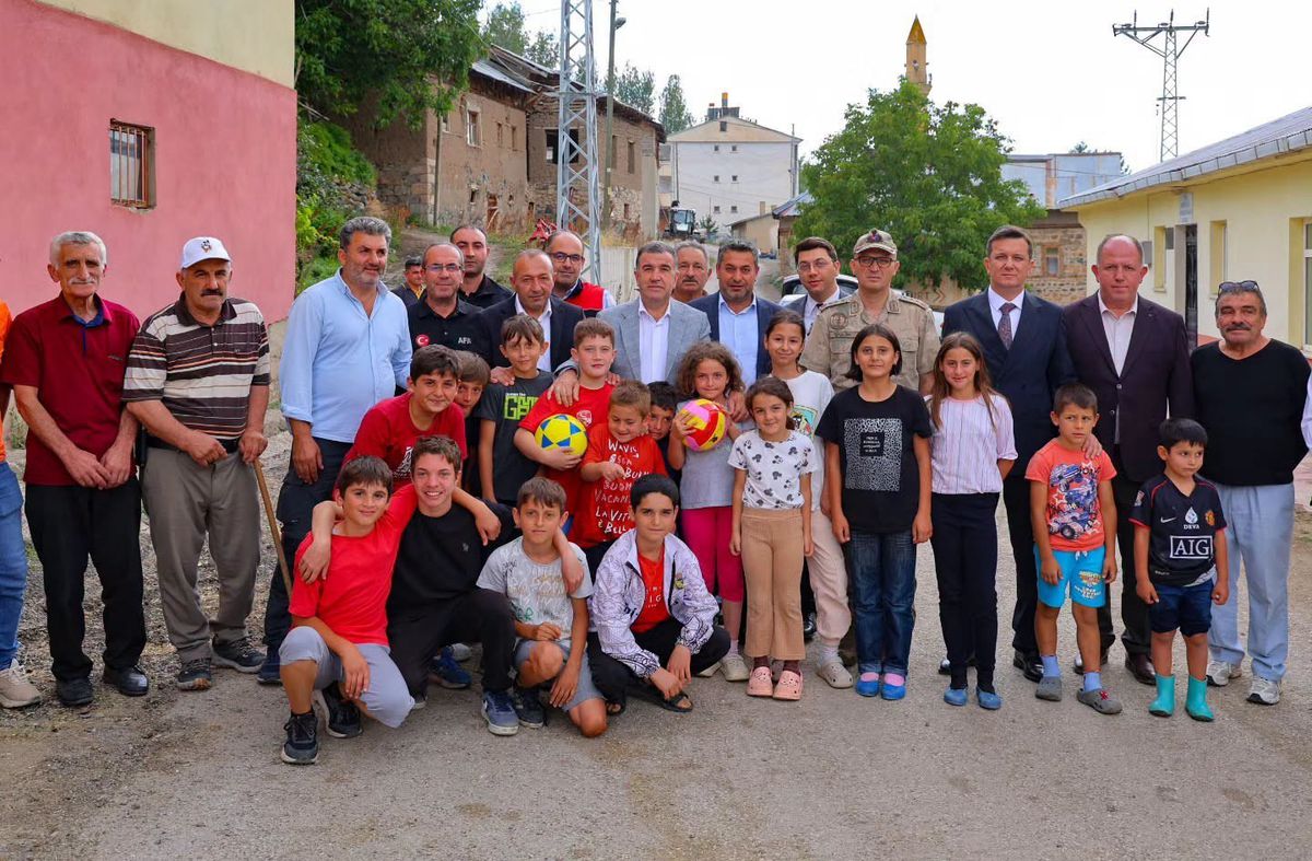 Bayburt Valisi Yangınzedelerle Bir Araya Geldi