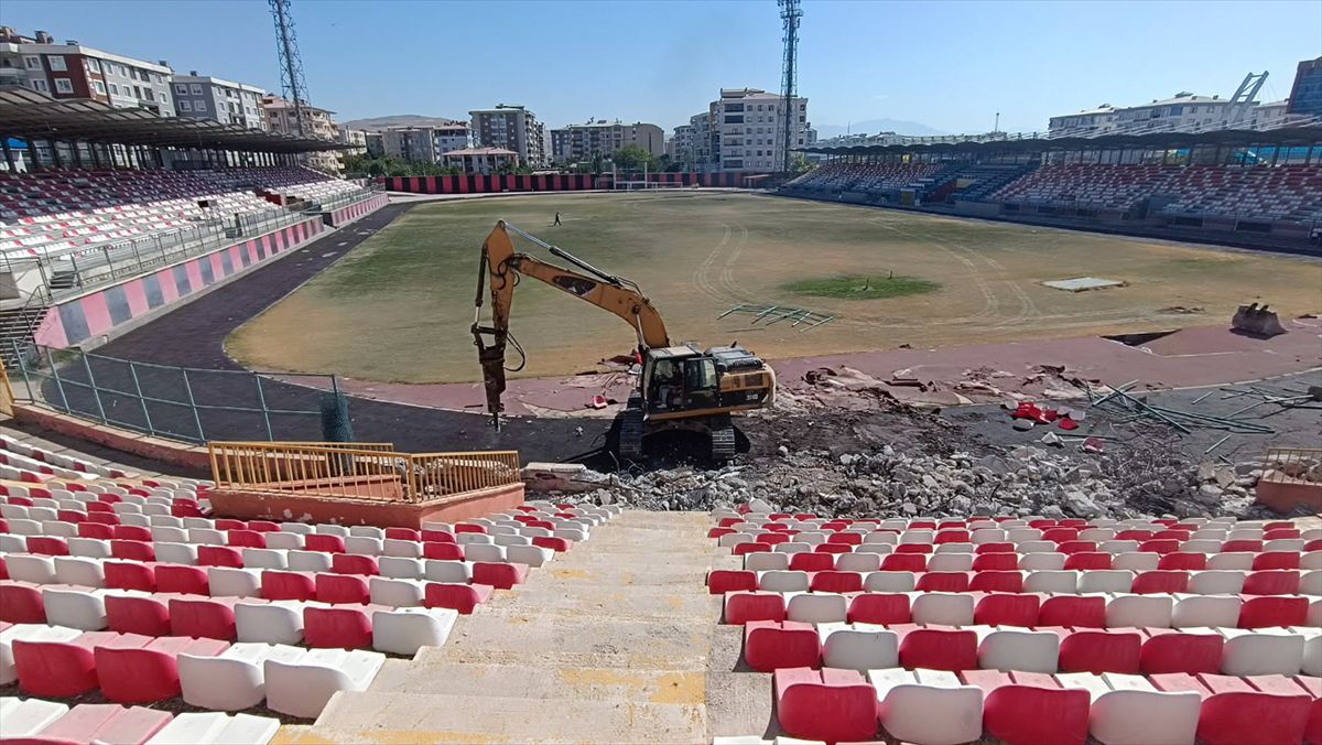 Van'da Atatürk Stadyumu Yıkılıyor, Yeni Kompleks Geliyor