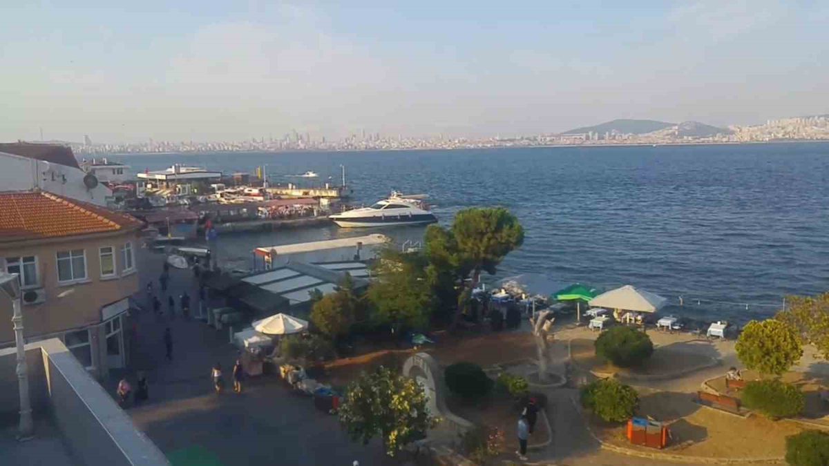 Adalar açıklarında 24 saatte 32 deprem