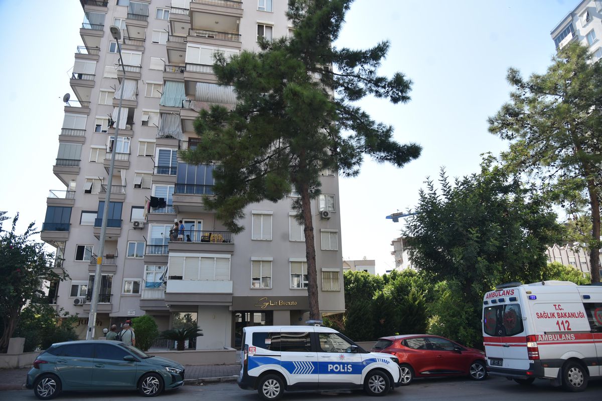 Antalya'da 93 yaşındaki anne ve 73 yaşındaki kızı evlerinde ölü bulundu