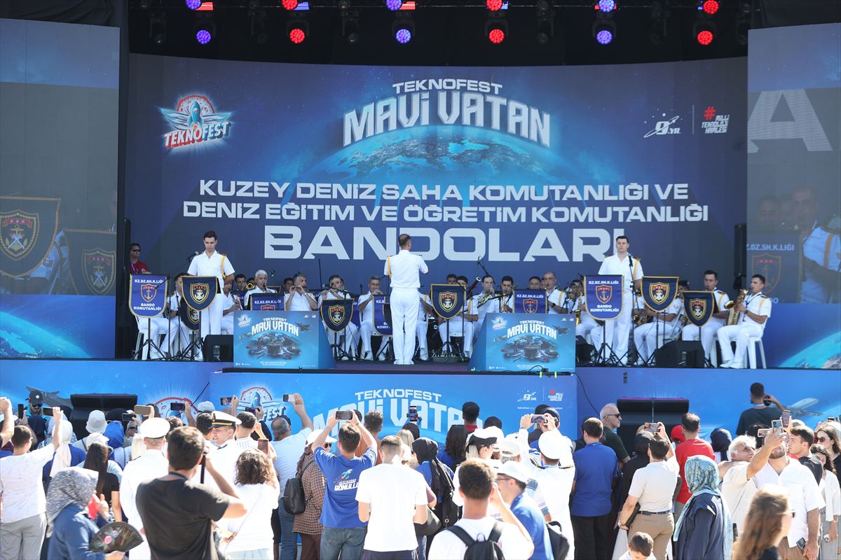 TEKNOFEST Mavi Vatan'da Deniz Kuvvetleri Bandosu Konseri