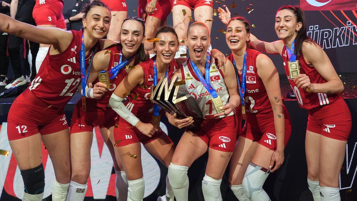Avrupa Kadınlar Voleybol Şampiyonası Yarın Başlıyor: Türkiye Ev Sahipleri Arasında