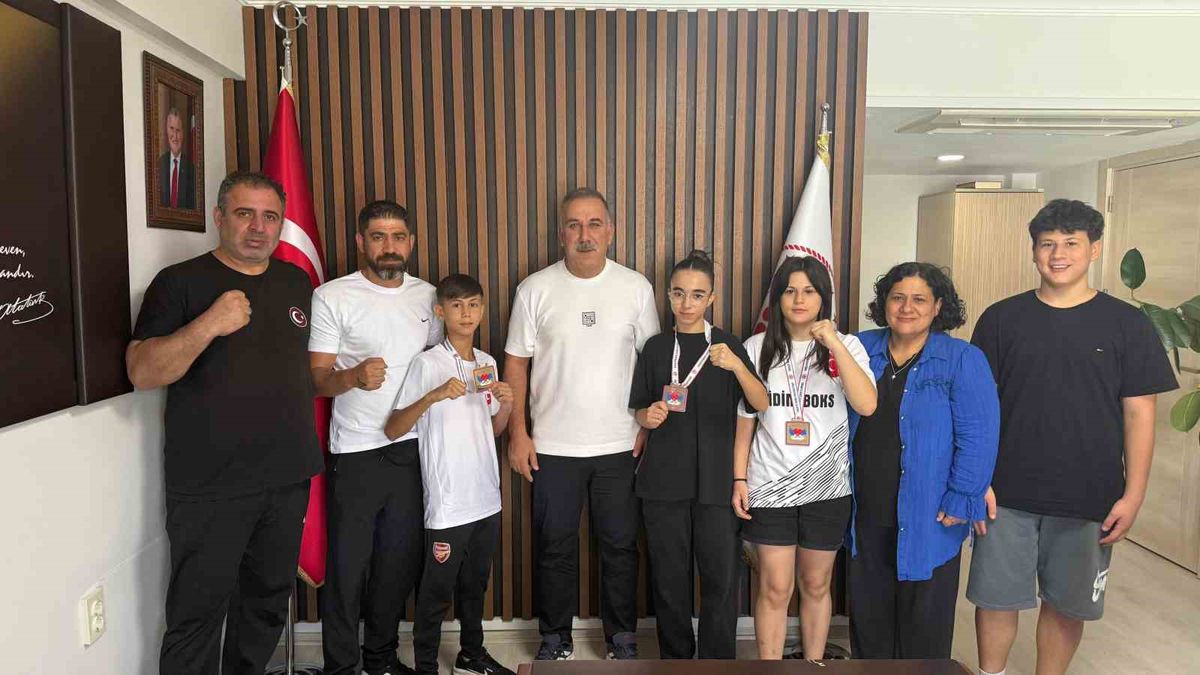 Aydınlı Genç Boksörler Türkiye Şampiyonası'nda 2 Altın ve 1 Bronz Kazandı
