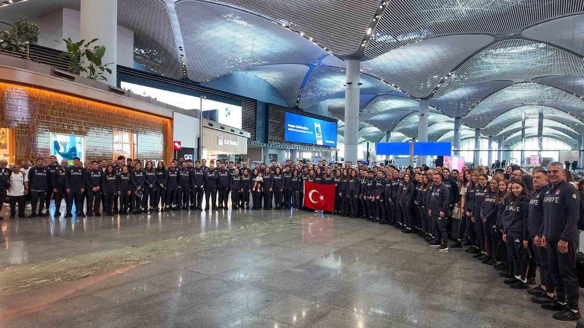 Bakan Bak'tan 20. Akdeniz Oyunları öncesi milli sporculara başarı dileği