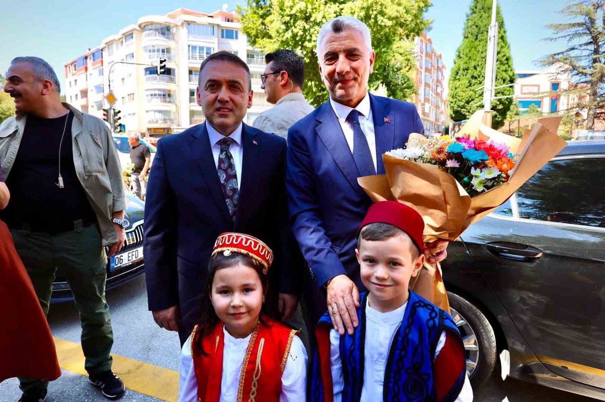 Bakan Bolat Bilecik'te İlk Ziyaretini Bozüyük'e Yaptı