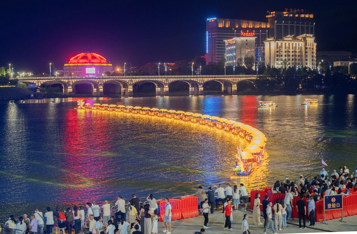 Çin, Kırgızistan ve Vietnam'ı kapsayan vizesiz transit geçiş programını genişletti