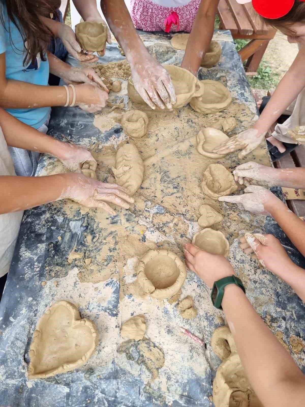Çocuklar seramikle hayal güçlerini sanata dönüştürdü