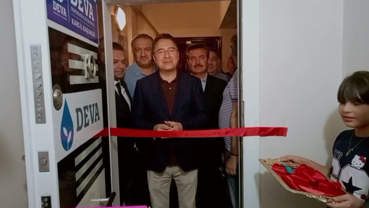 DEVA Partisi Lideri Babacan: 'Bu Kadar Büyük Ülke Bir Kişinin Bir Odadan Yönetebileceği Ülke Değil'
