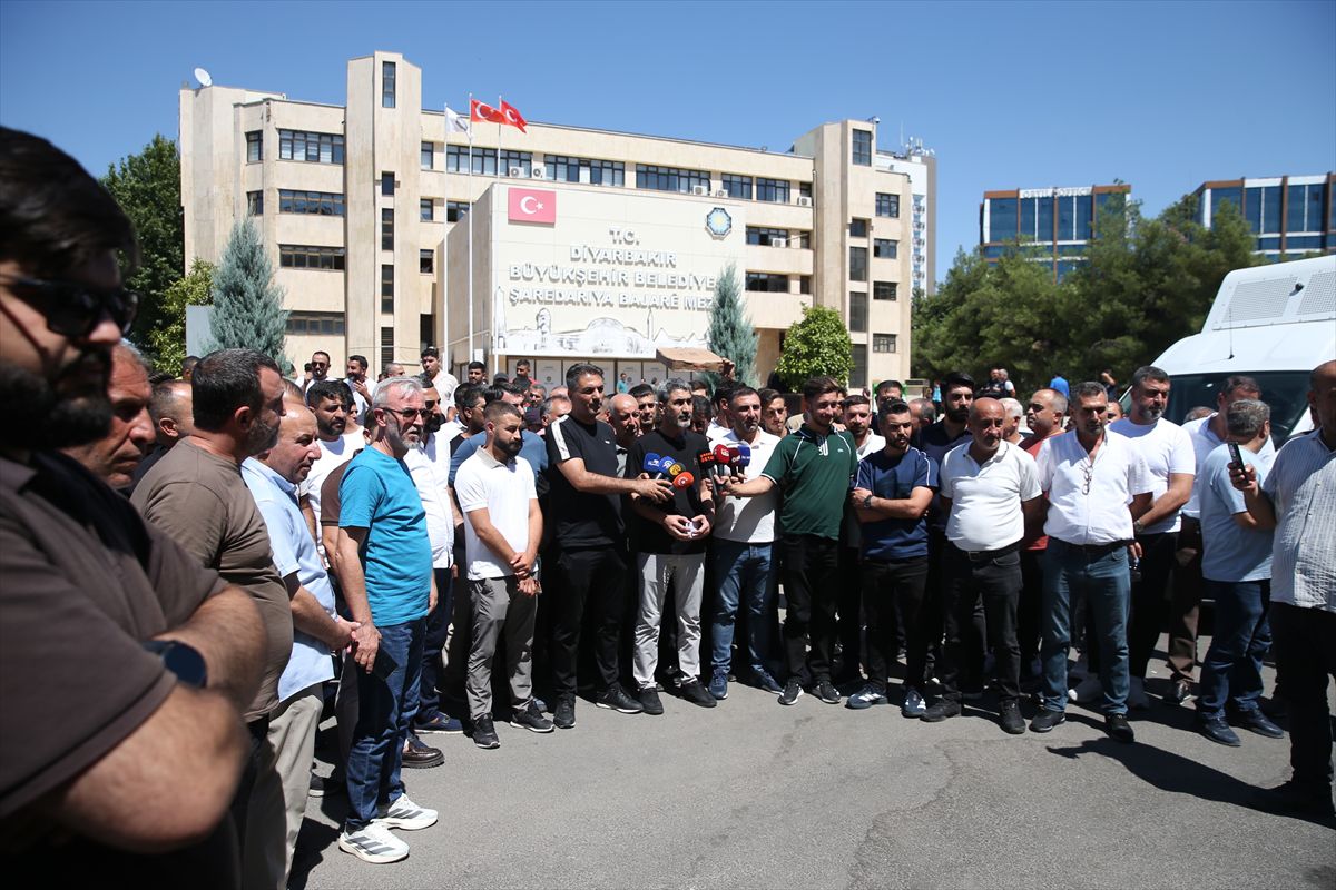 Diyarbakır'da servis şoförlerinden rayiç tepkisi