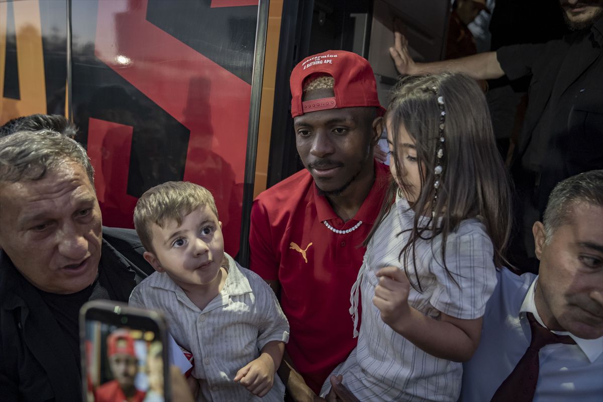 Galatasaray Erzurum'a geldi: Taraftarlardan coşkulu karşılama