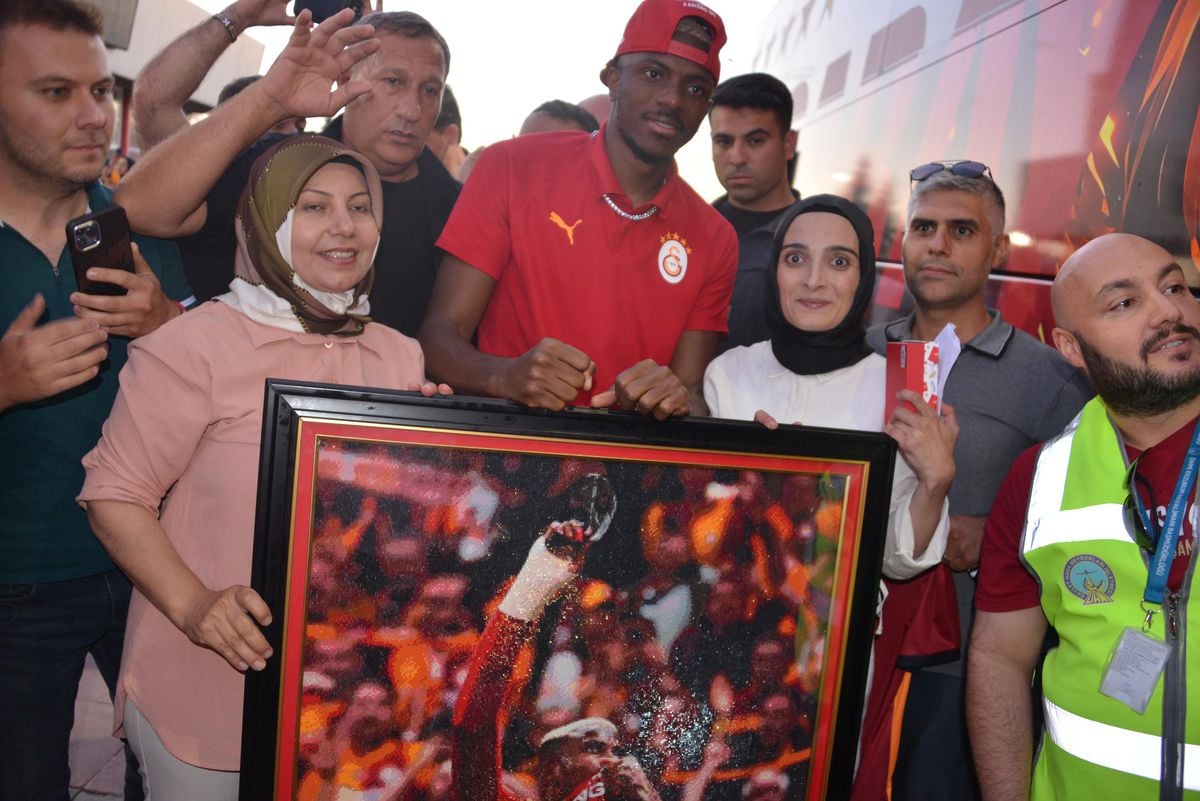 Galatasaray'dan Erzurum'da Osimhen'e Kristal Boncuk Sürprizi