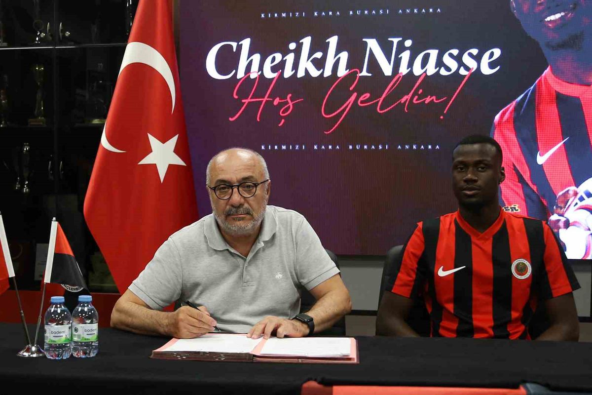 Gençlerbirliği, Cheikh Niasse'yi kiraladı