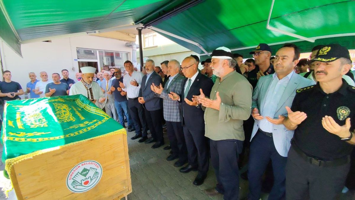 Sel Felaketinde Kaybolan Lise Öğrencisi Toprağa Verildi