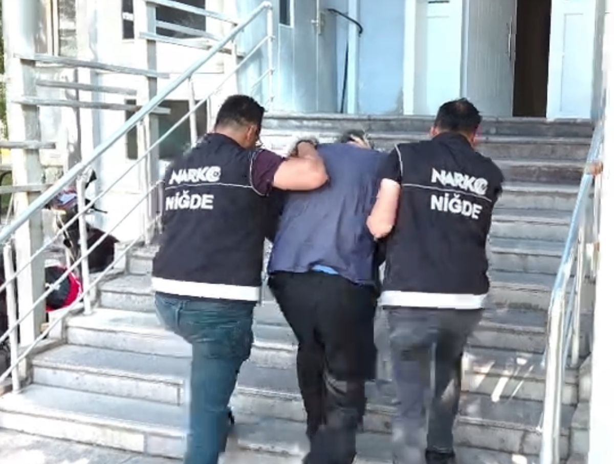Niğde'de İranlı 2 Şüpheliden 506 Gram Metamfetamin Çıktı
