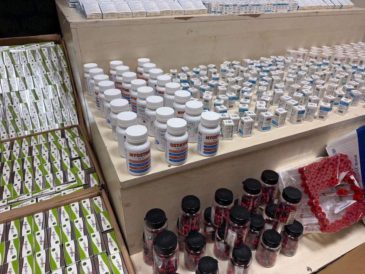 İzmir'de 92 bin steroid hap ele geçirildi