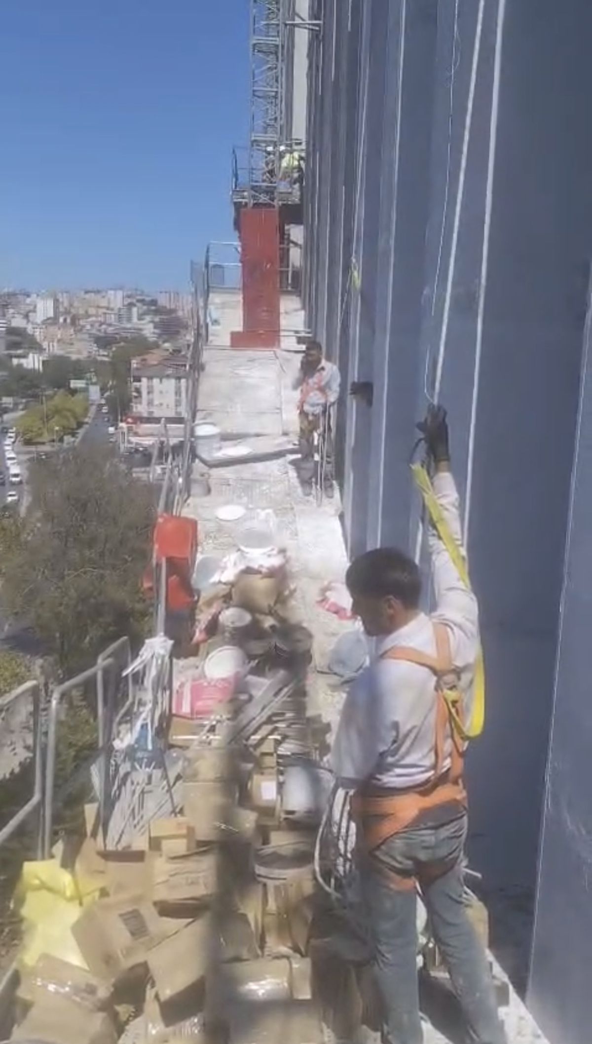 Kağıthane'de İnşaat Platformu Çöktü: 4 İşçi Mahsur Kaldı