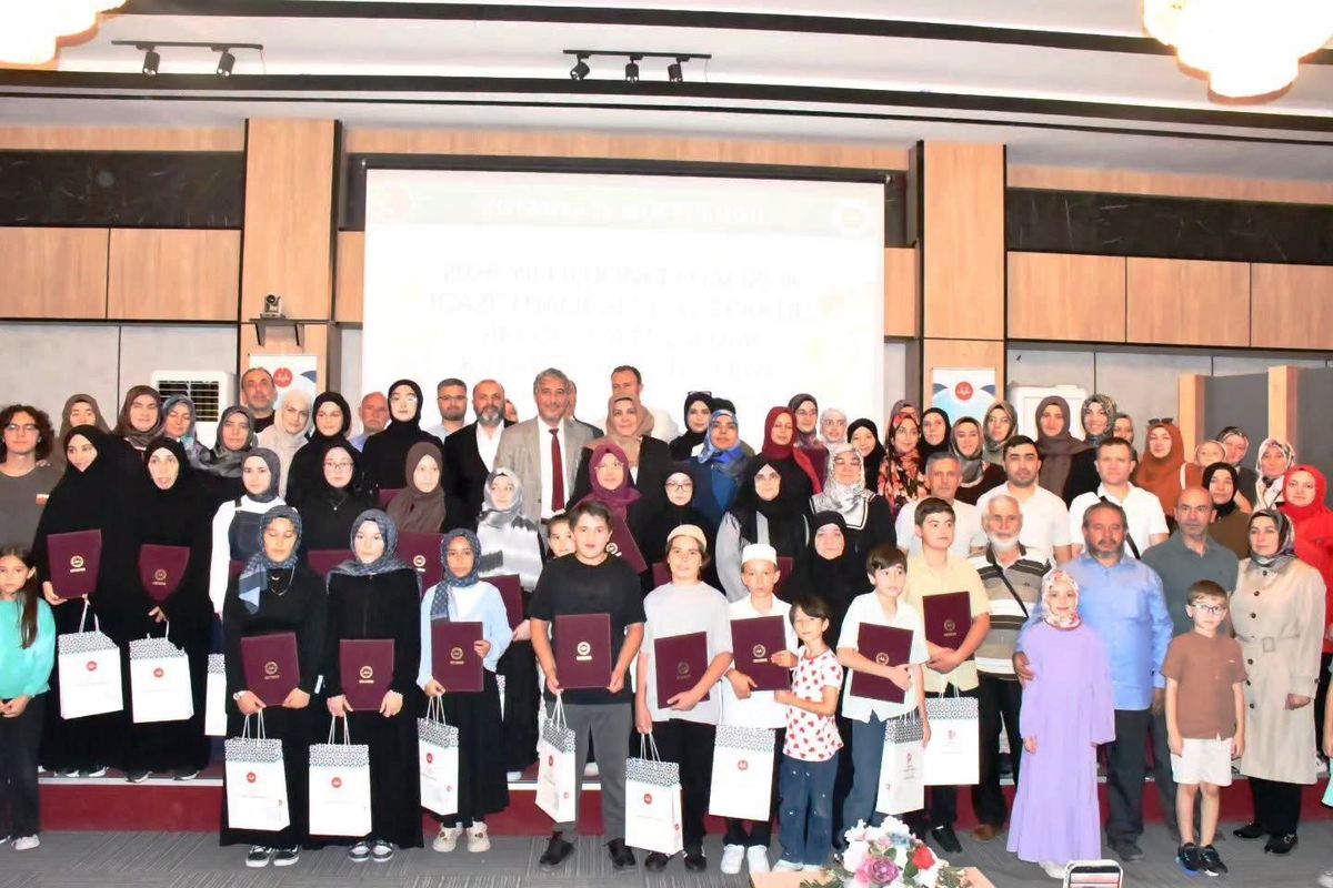 Kütahya'da 23 Öğrenci Hafızlık İcazetnamesi Aldı