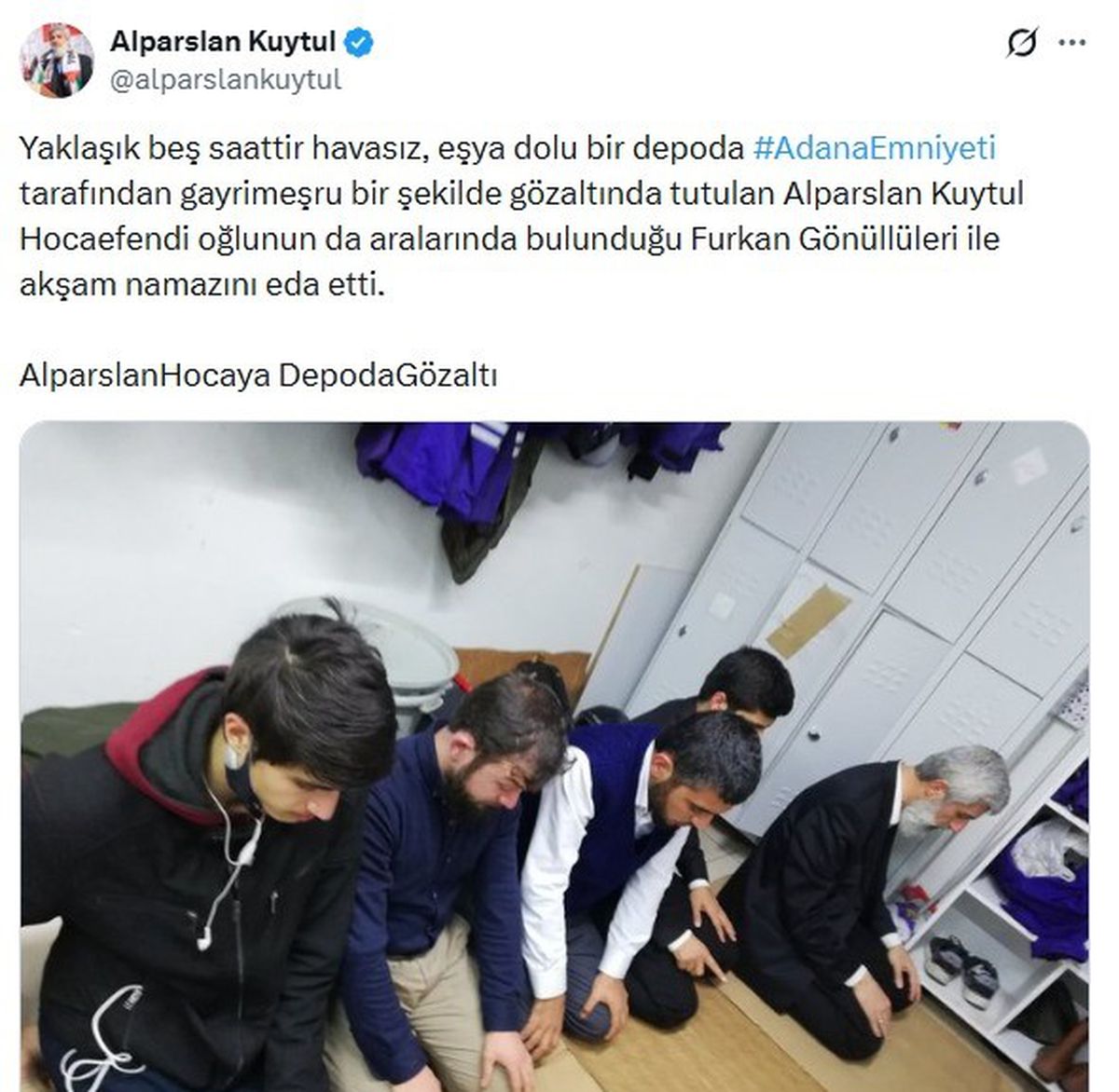 Alparslan Kuytul'un Namaz Selfie'si Yeniden Gündemde