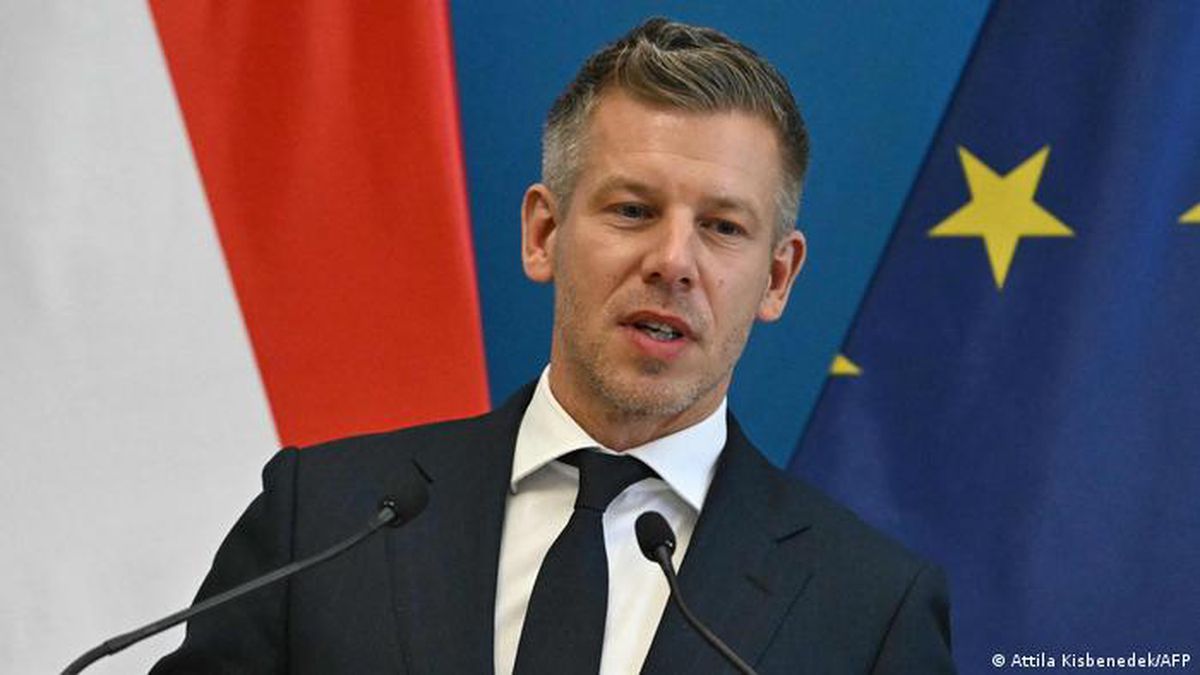 Macaristan'da devlet televizyonu, reform sonrası ilk haber bültenini yayımladı