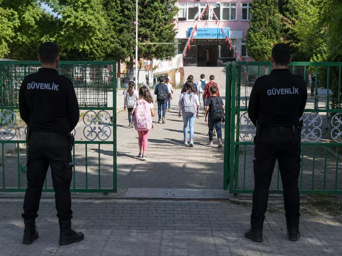 Her Okula En Az Bir Güvenlik Görevlisi Hedefi