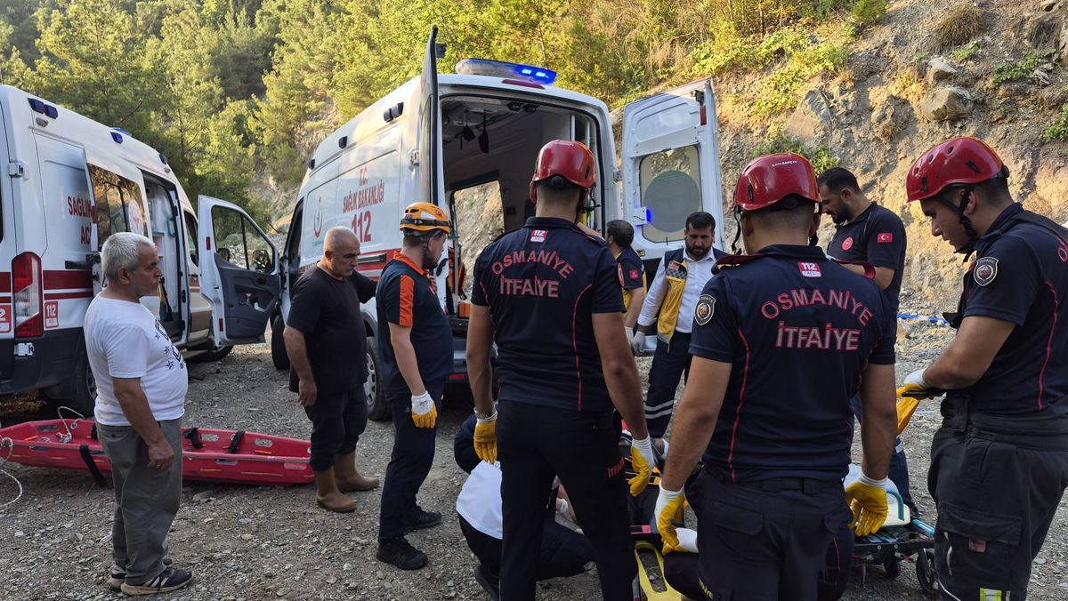 Osmaniye'de Otomobil 50 Metreden Dereye Yuvarlandı: 1 Ölü, 1 Yaralı