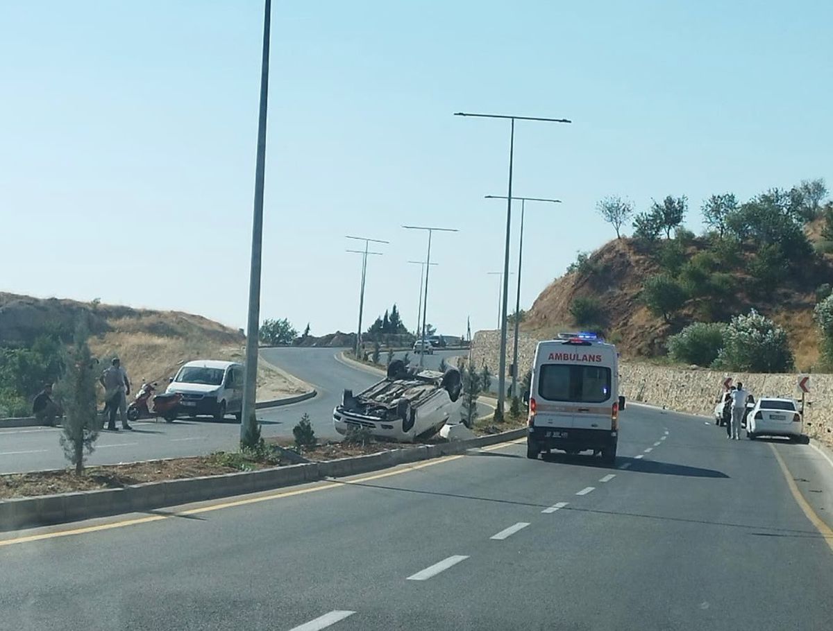 Adıyaman'da Takla Atan Otomobilde 1 Yaralı