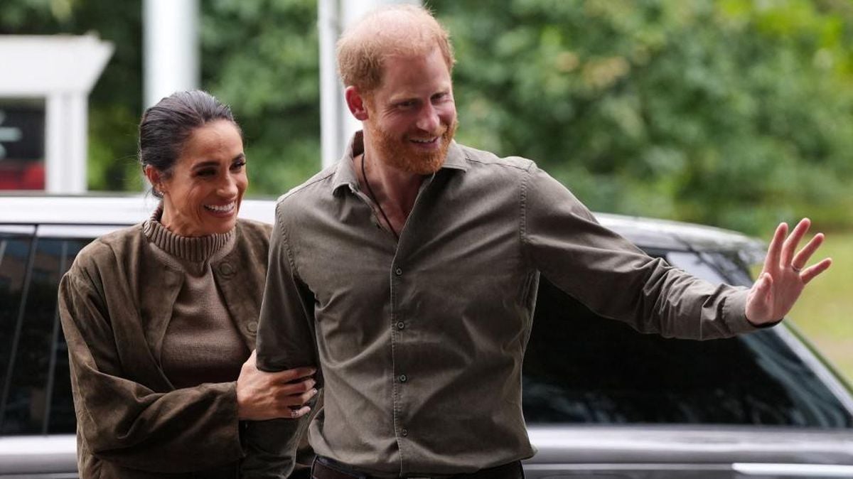 Sussex Dükü ve Düşesi İngiltere'ye Dönüyor