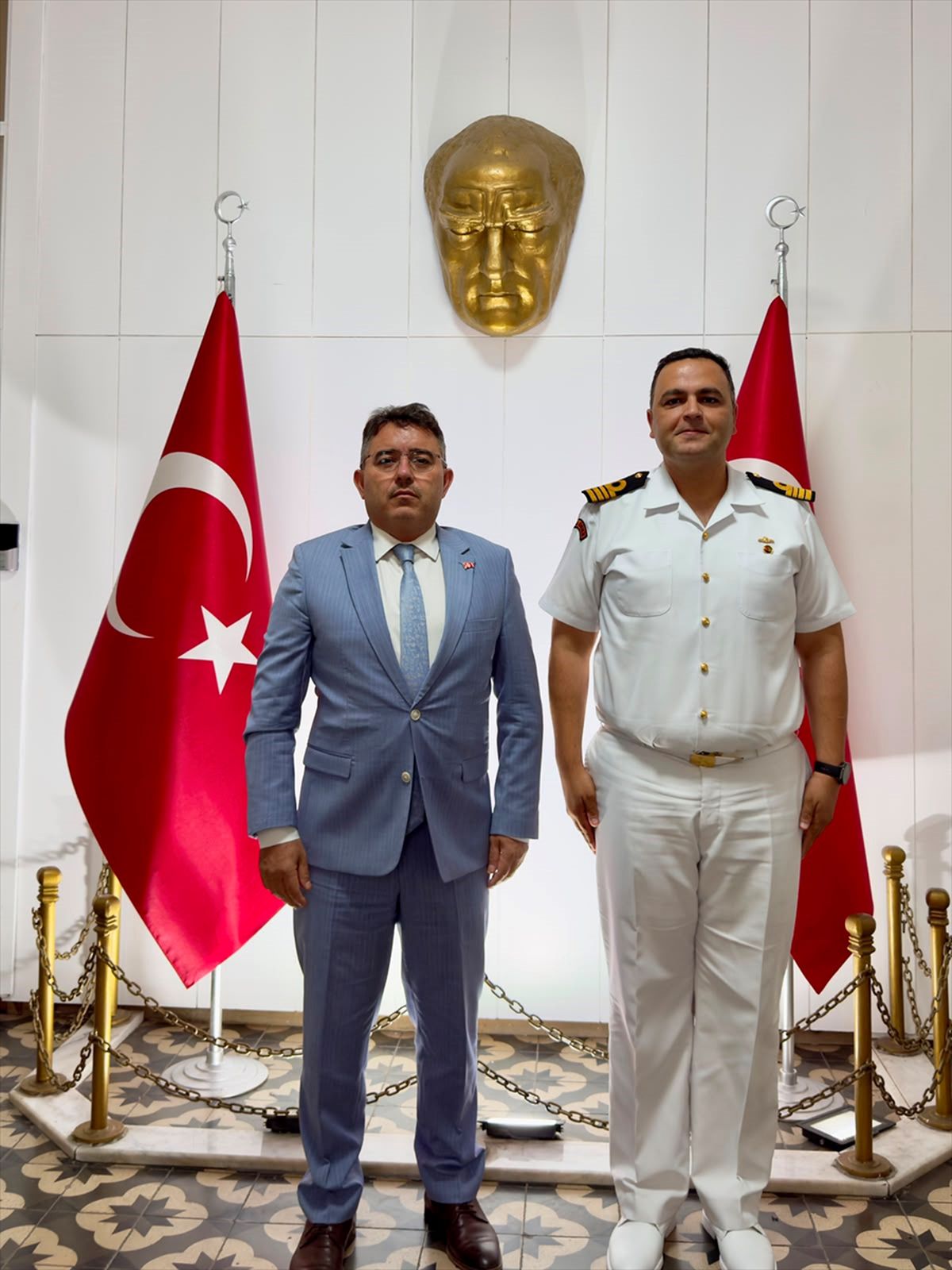 Sahil Güvenlik Yarbay Orhan Öğrenci'den Marmaris Kaymakamı'na ziyaret