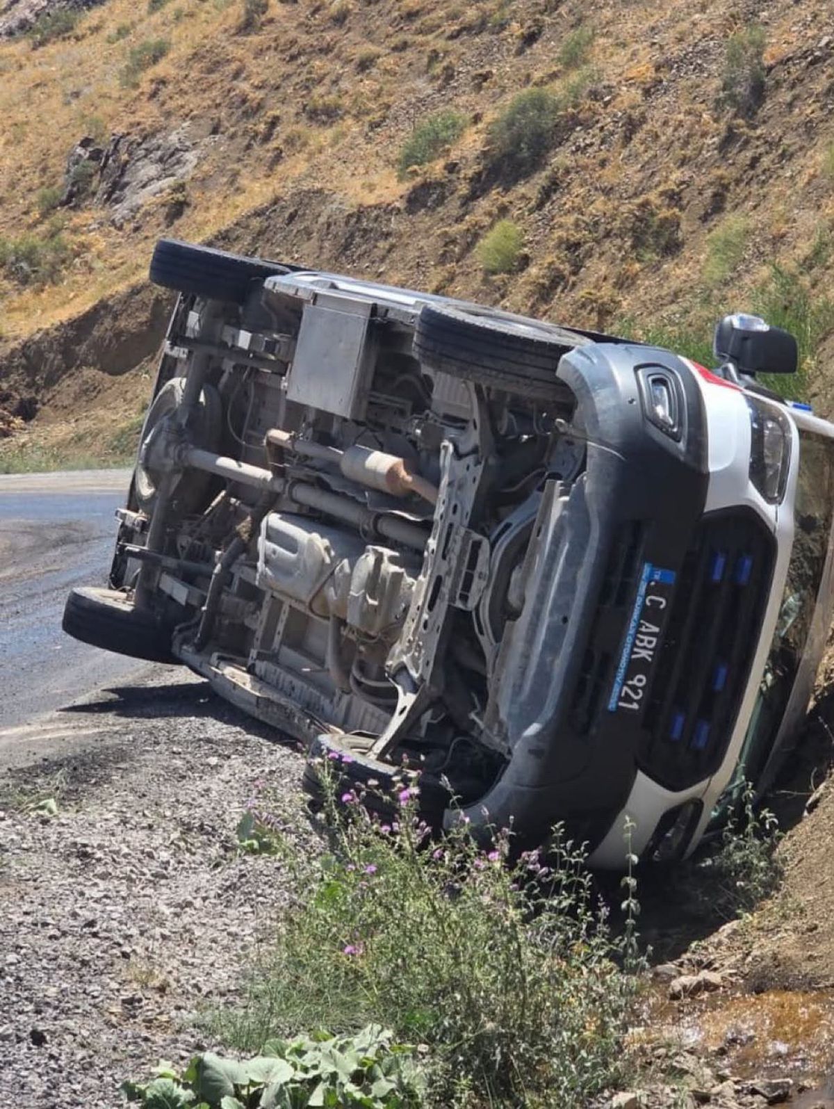 Siirt'te Ambulans Devrildi: Ölü ve Yaralı Yok
