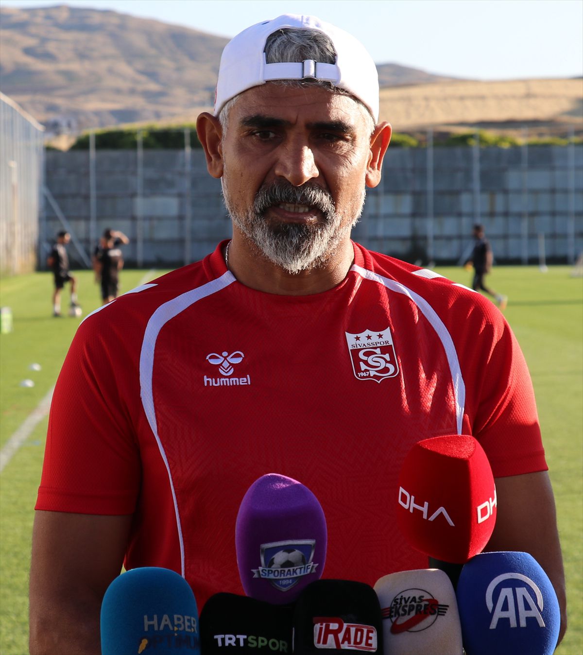Sivasspor Teknik Direktörü: 2 Oyuncumuza Süper Lig'den Teklif Var