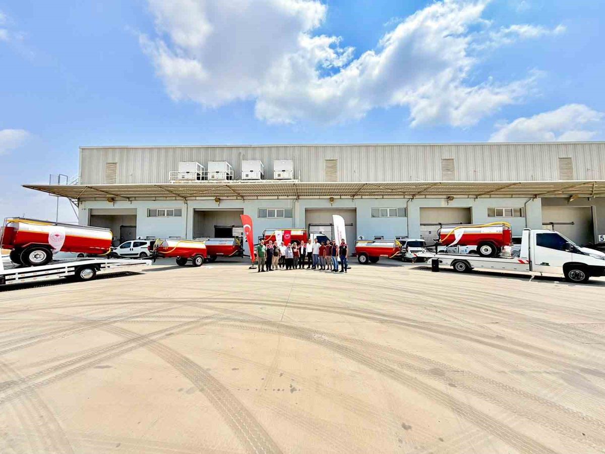 Tarsus'ta Üreticilere Su Tankeri Teslimi ve Turunçgil Hasat Eğitimi