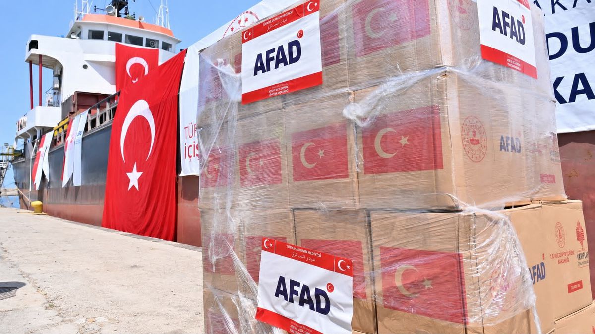 AFAD'dan Lübnan'a 40 palet ilaç yardımı