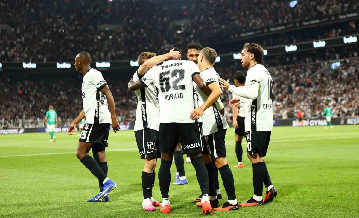 Beşiktaş, Zalgiris karşısında ilk yarıda 2-0 önde