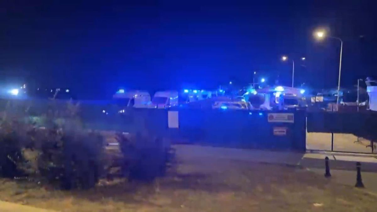 Zeytinburnu açıklarında gemide zehirlenme: 4 kişi hastaneye kaldırıldı