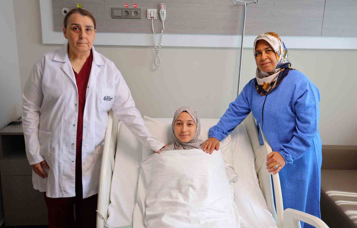 35 santimetrelik kist, genç hastanın doğurganlığı korunarak çıkarıldı