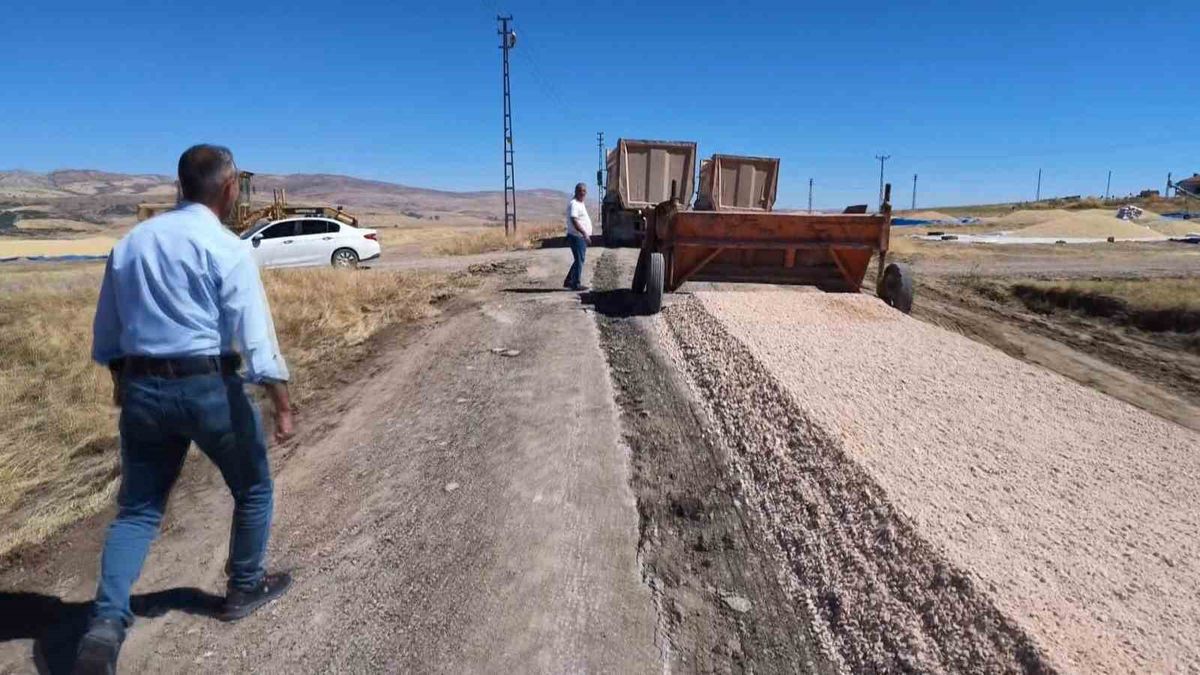 Harun Köyü'nde Yol Genişletme Çalışması Başladı