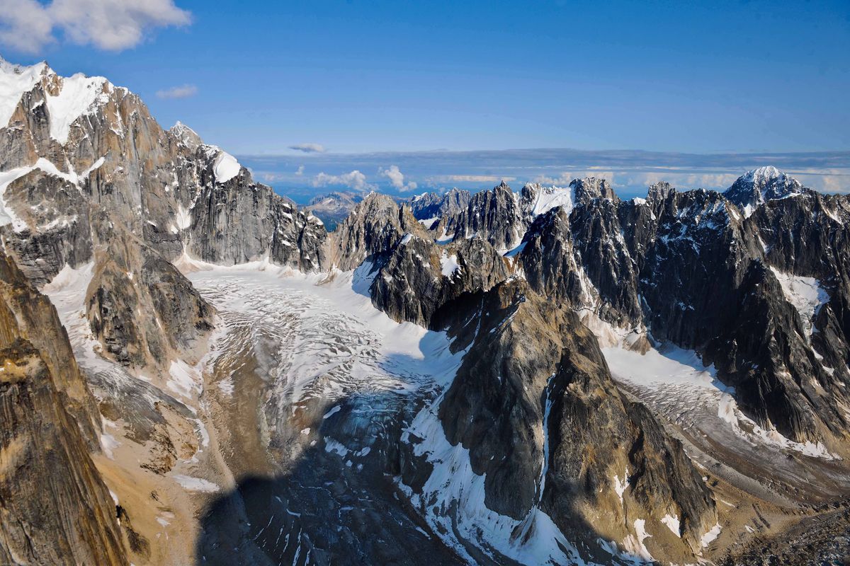 ABD’nin Alaska eyaletinde 8 kişiyi taşıyan uçak düştü