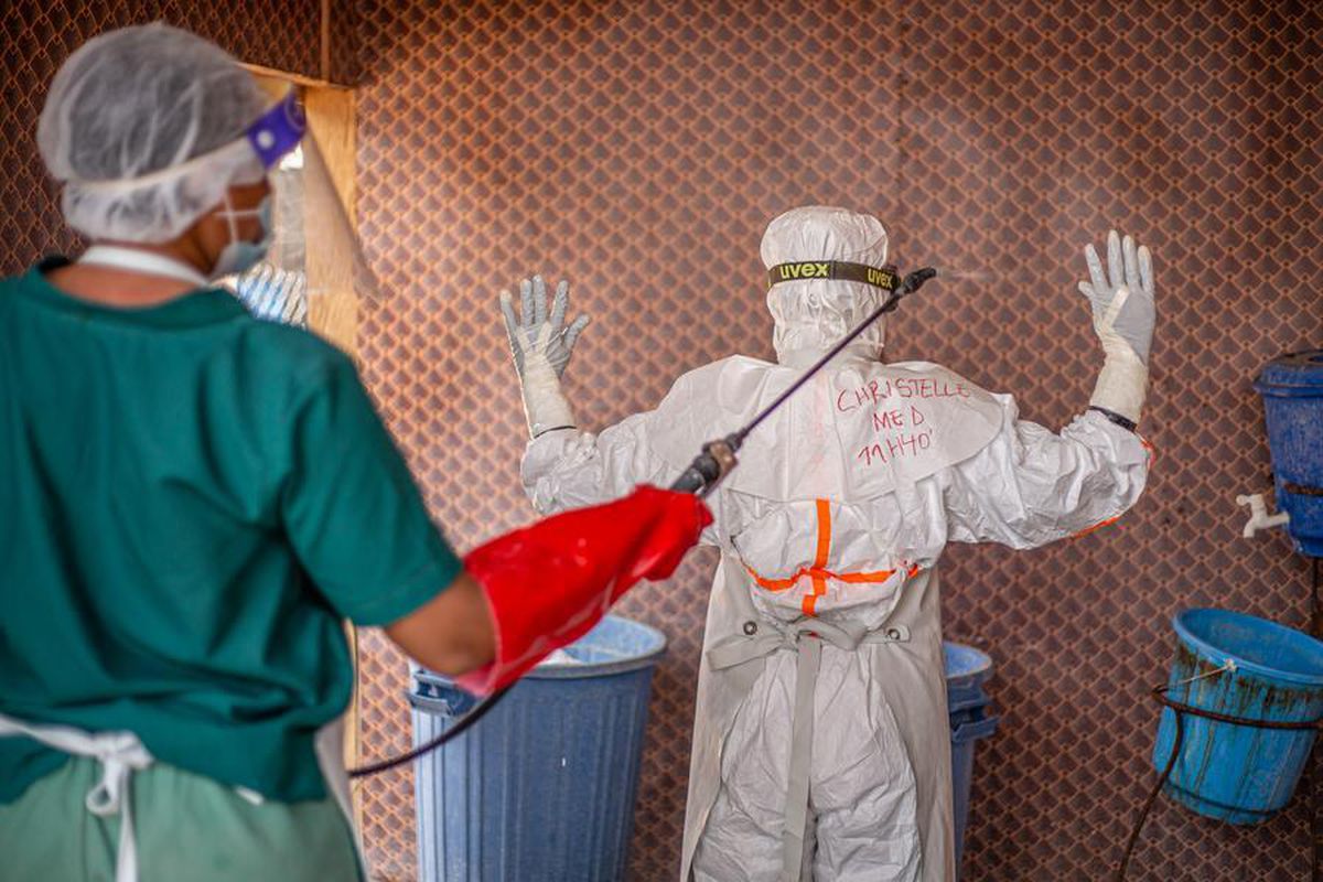 Ebola salgını resmi rakamların üç katı olabilir